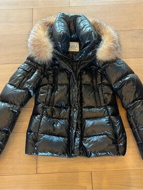 SAM NEW YORK Shiny Black Down Puffer Jacket with Fur-Trim Hood
